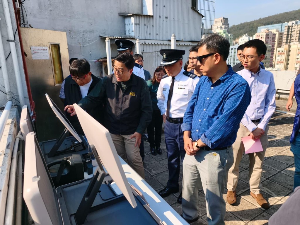 警察無人機隊配合行動高空巡邏，提升整體監察能力。