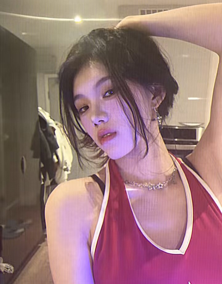 小雨手术前拥有端好外貌。抖音@做梦都想回到术前-洋气姐