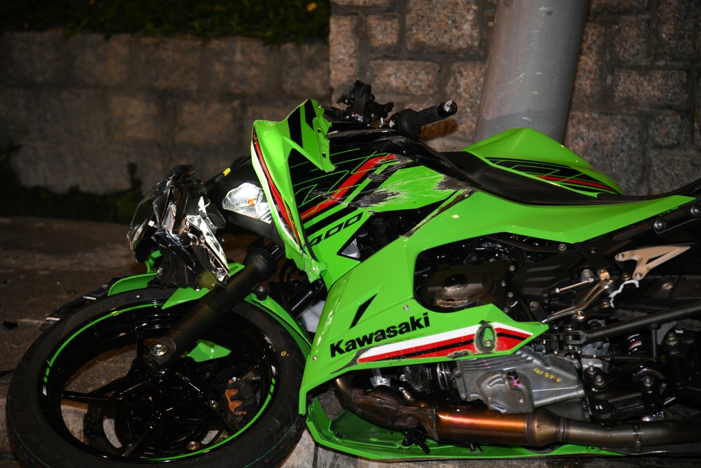 涉事电单车为Kawasaki Ninja 400。黎志伟摄