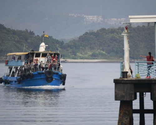 政府提供免費渡輪服務,來回烏溪沙公眾碼頭至大埔海濱公園碼頭。