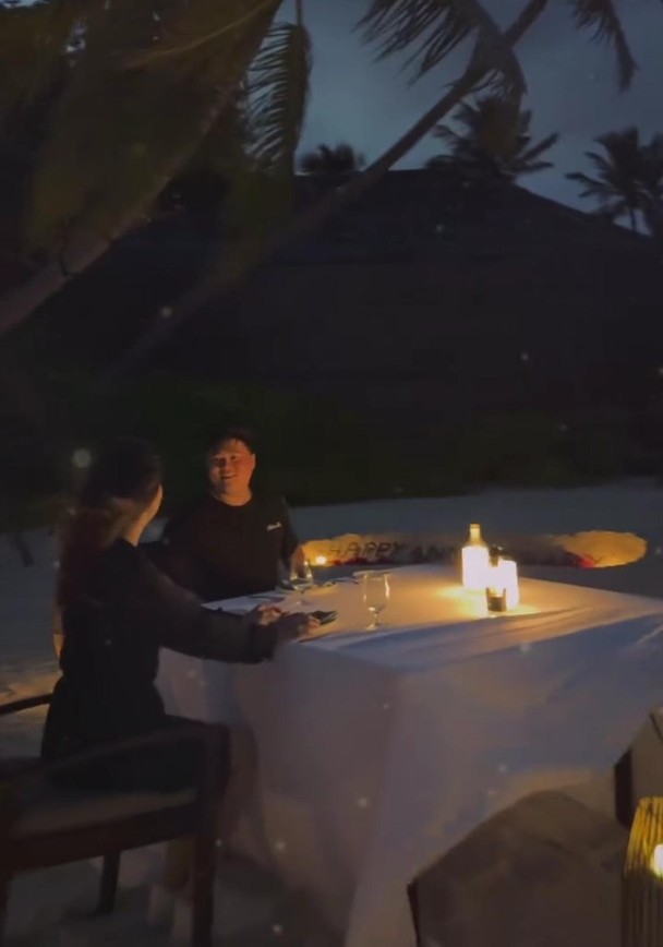 陳嘉慧同老公飛馬爾代夫賀結婚一周年紀念。 陳嘉慧同老公飛馬爾代夫賀結婚一周年紀念。