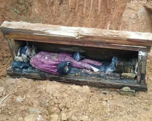 古代男性屍體保存完整。網圖