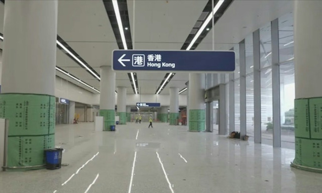 新皇崗口岸內部情況。 新皇崗口岸內部情況。