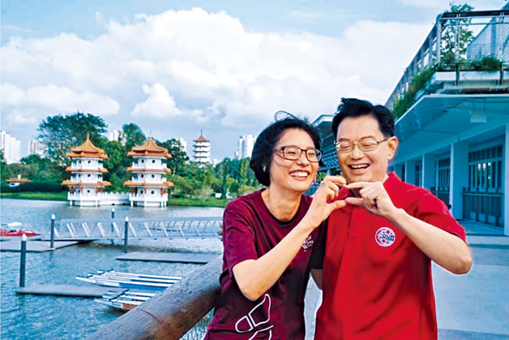 王瑞杰與妻子章慧霓，去年在國際婦女節「放閃」。　