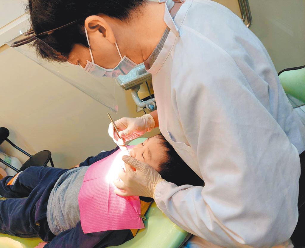 台灣初高中有超過50%的學生半年沒有看牙。網上圖片