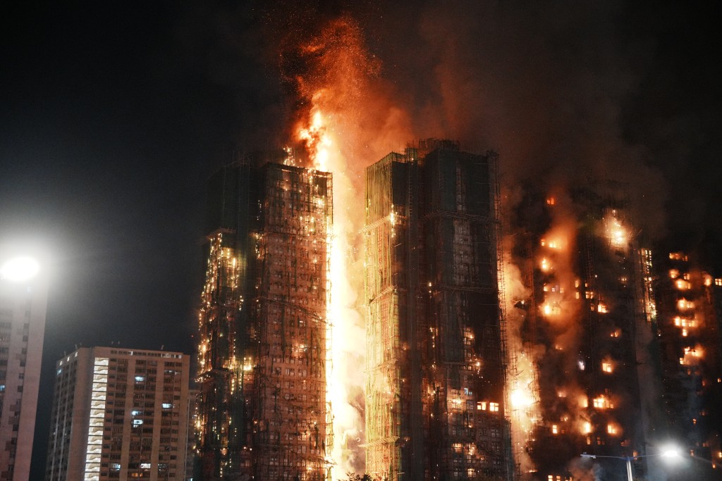 大埔宏福苑五級火。 汪旭峰攝