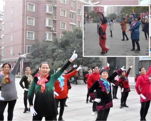 甘肃一群大妈戴耳机跳「静音广场舞」获网民激赞。网图