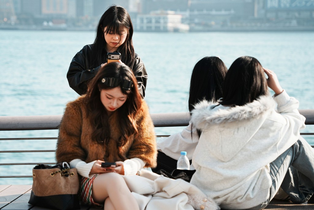 一股東北季候風正影響廣東沿岸。 一股東北季候風正影響廣東沿岸。