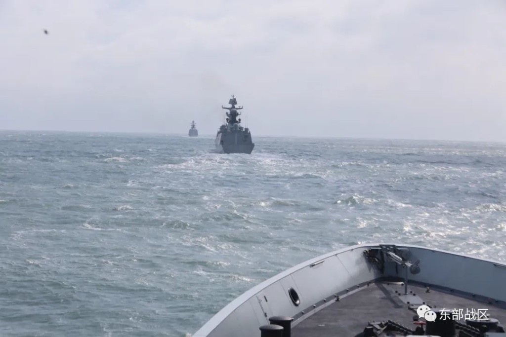 东海舰队举行大规模实战演训。