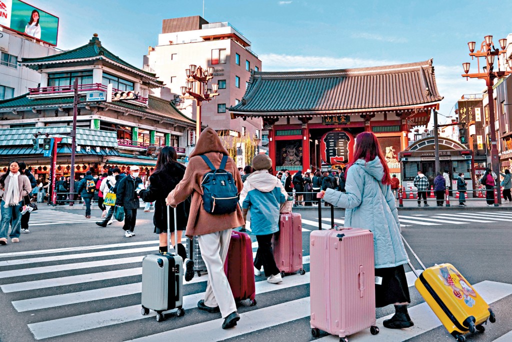 據日本傳媒報道,有香港旅行社透露今年春季假期赴日旅客量較去年同期減少一半。