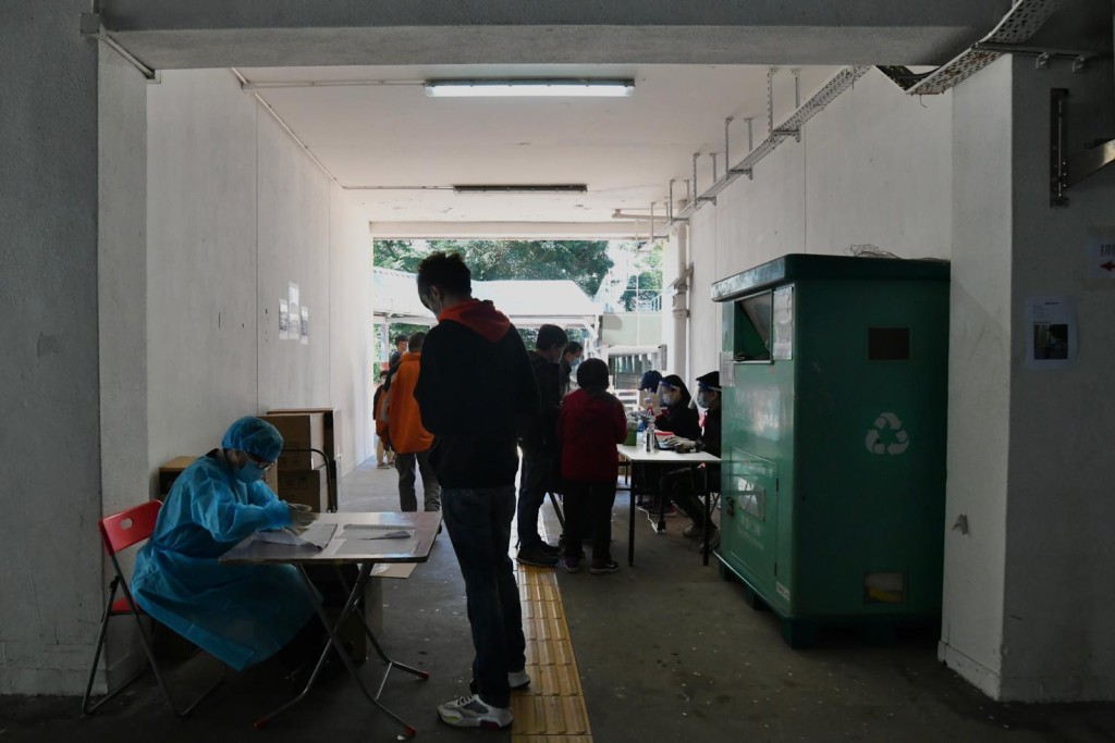 豐澤樓強制檢測中3人初步確診 。