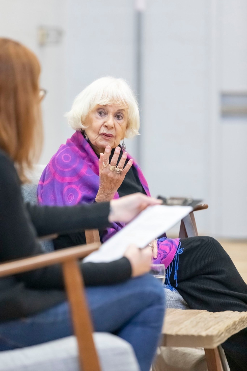 波斯納（Ruth Posner）是專業舞蹈家和女演員。  Holocaust Educational Trust