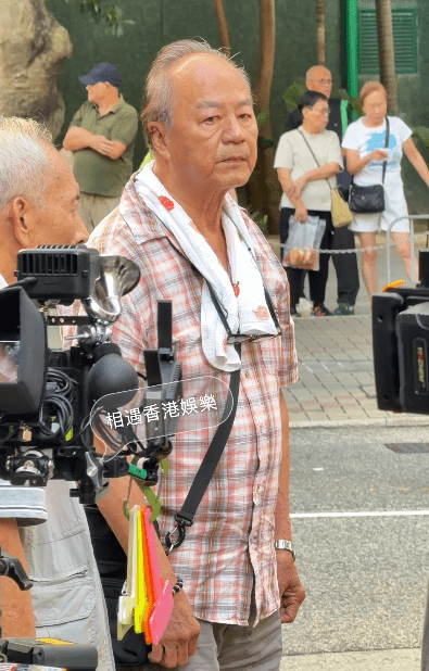 狄龍被指表情不多面色一般，網民都驚他中暑。