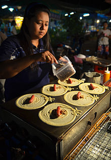 泰国的街头小吃甚受居民与游客欢迎。