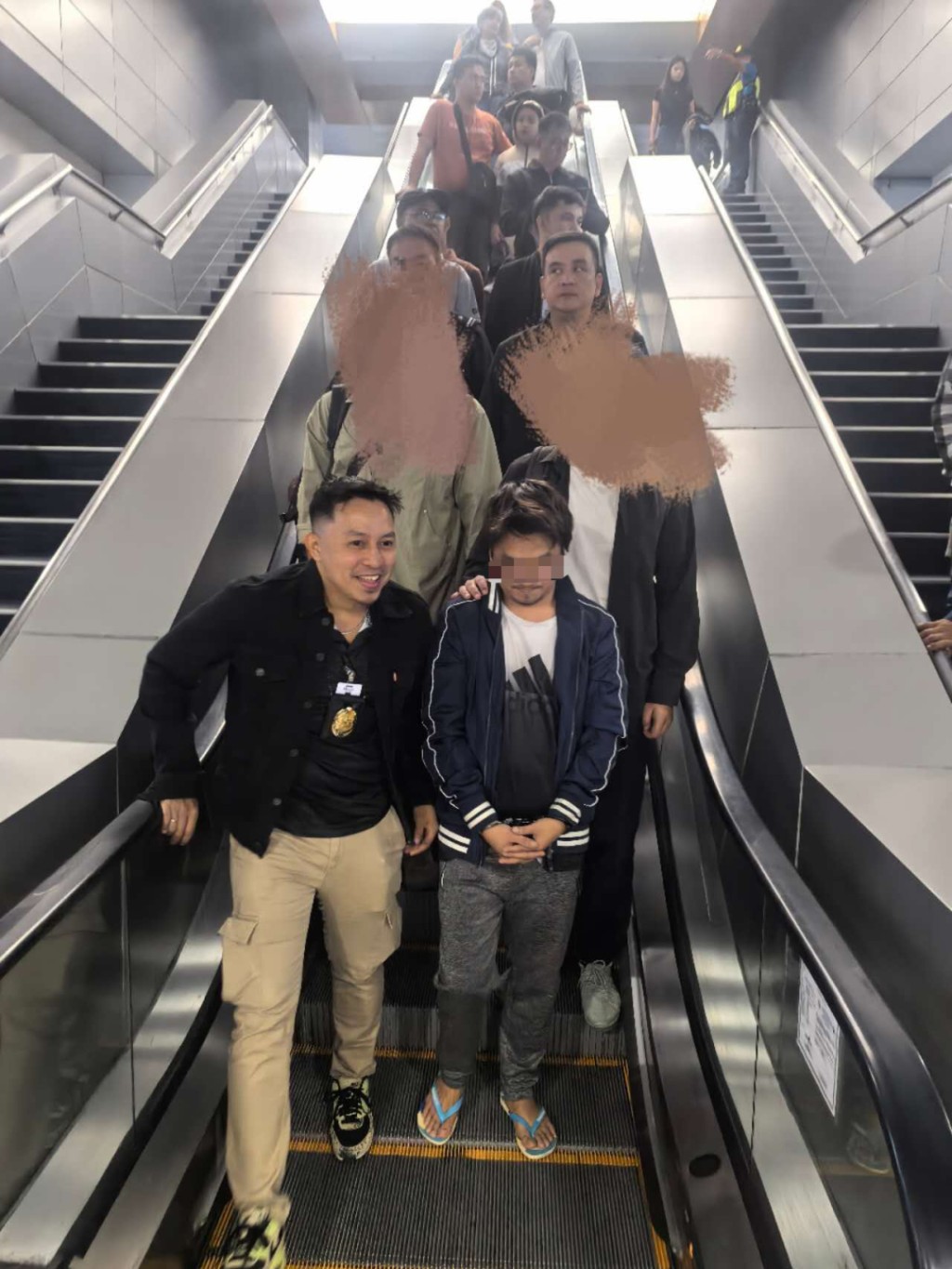 施純芳「隱身」菲國商會當會長,涉綁架謀殺同胞遭遣返福建。 施純芳「隱身」菲國商會當會長,涉綁架謀殺同胞遭遣返福建。