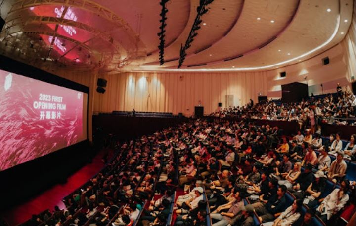 湖南長沙有部份戲院試行自助退票機制，觀眾在30分鐘內如對電影不滿可自助退票。新華社
