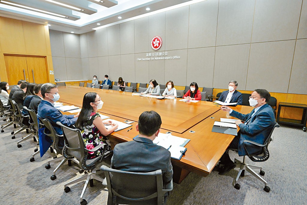 跨代貧窮行動小組將於明天公布先導計畫。