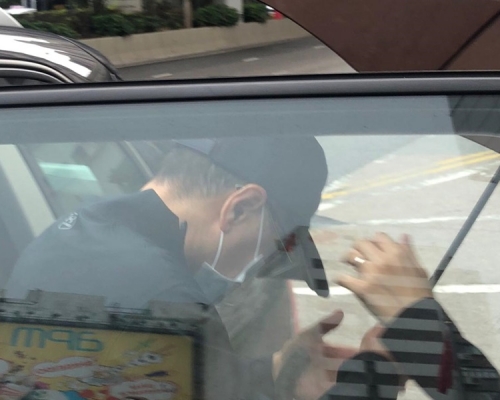 被告馮奇卓