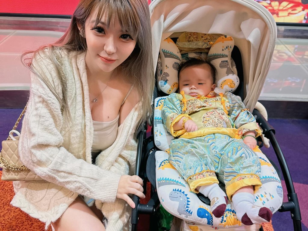 屯门娜娜儿子一度在场内“扭计”。