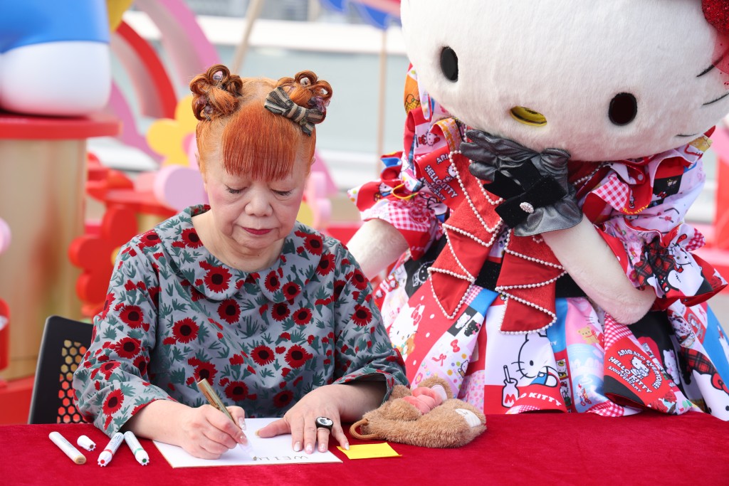 山口裕子自1980年接手成为Hello Kitty的第三代设计师（官方图片）