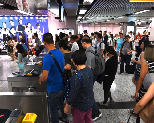港鐵指,有關建議會大大影響車站人流暢通。