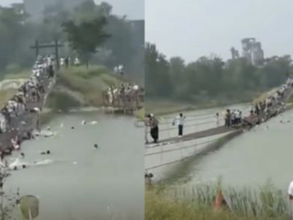 部分落水遊客自行游返岸邊。網圖