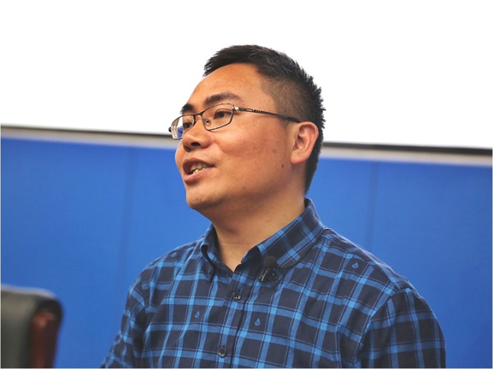 舒新文教授帶領的團隊成功發現雙黑洞吞噬恆星現象。安徽師範大學圖片