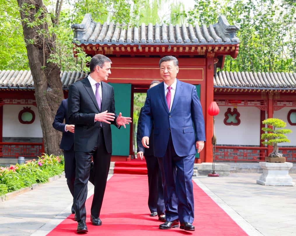 桑切斯於2023年3月、2024年9月、2025年4月連續三次訪華。習近平主席同桑切斯的三次會晤中，都用「戰略定力」希冀中西關係。 新華社