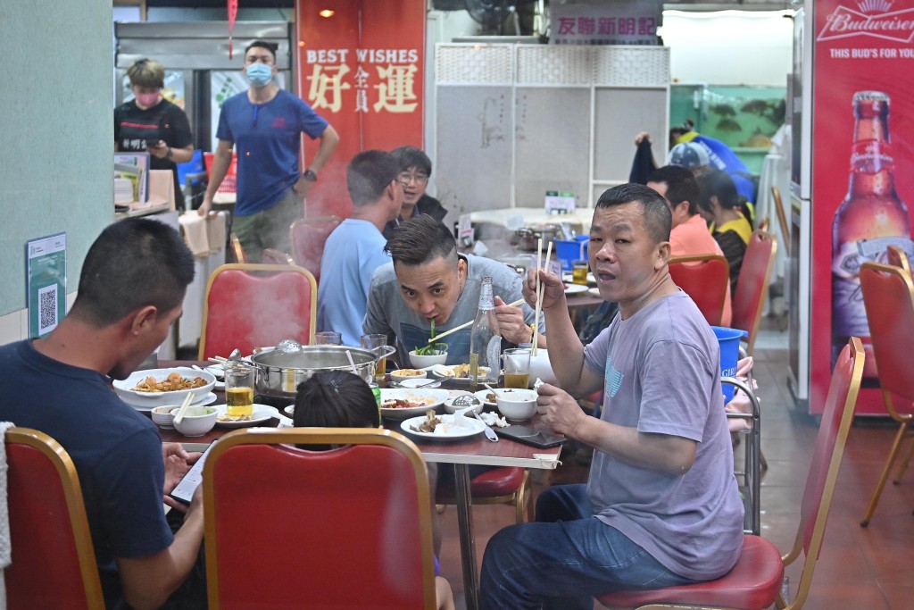 中心又呼籲市民切勿進食任何未完全煮熟的淡水水產。