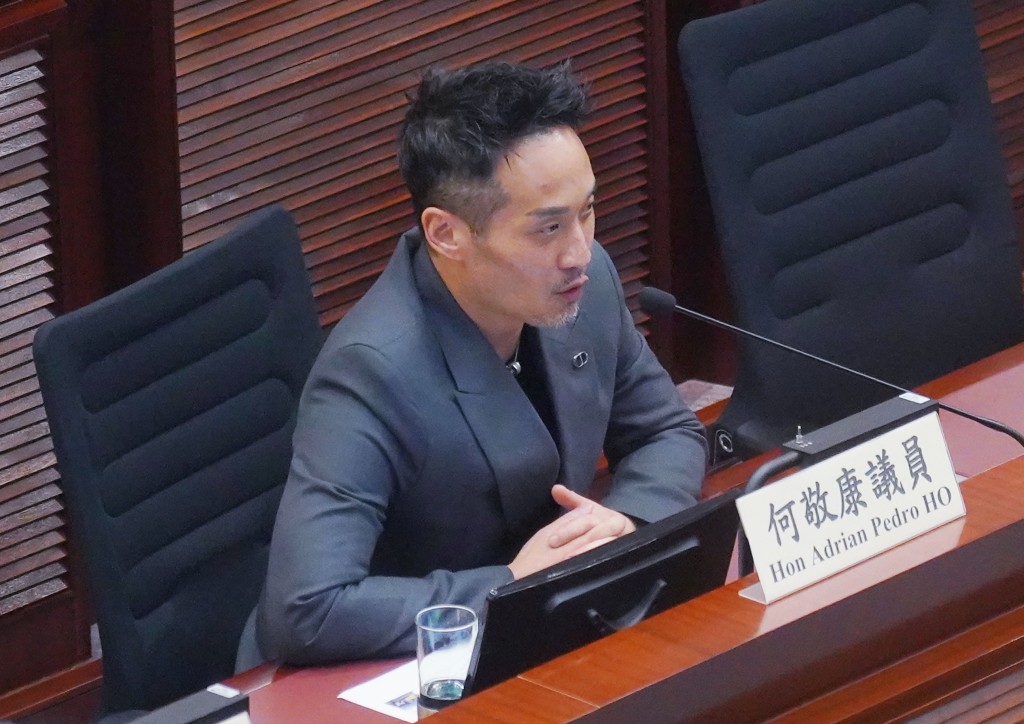 何敬康詢問當局如何定義「純粹個人偏好」與「心理障礙」的分界線,抑或這僅屬主觀判斷。資料圖片 何敬康詢問當局如何定義「純粹個人偏好」與「心理障礙」的分界線,抑或這僅屬主觀判斷。資料圖片