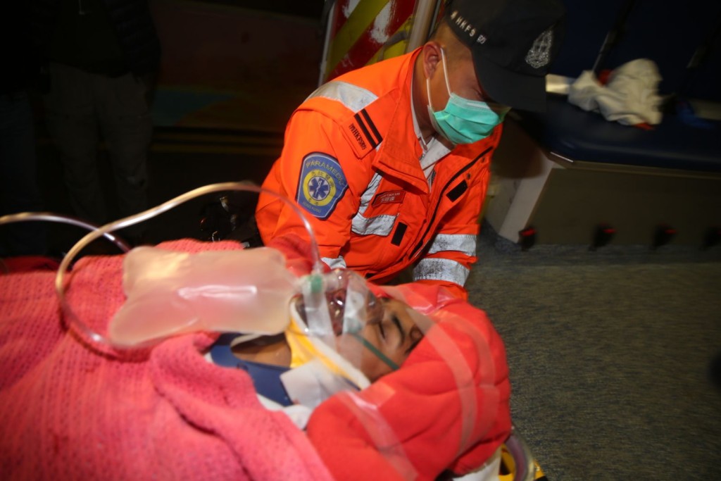 青年堕楼重伤。资料图片