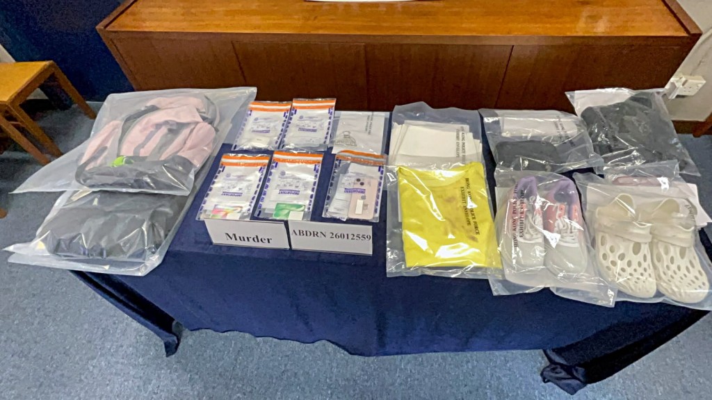 警方展示搜獲到的證物。楊偉亨攝 警方展示搜獲到的證物。楊偉亨攝
