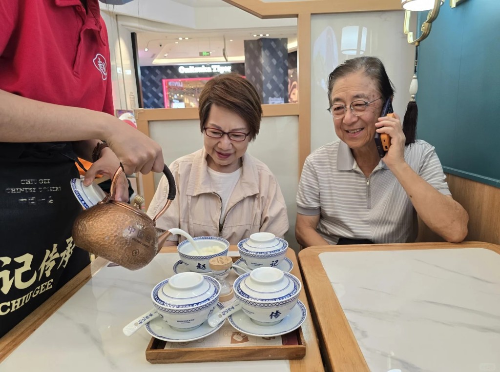 張文新在小紅書分享家庭照。 張文新在小紅書分享家庭照。