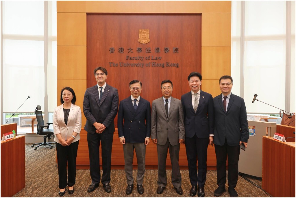 開班式由中華全國律師協會及北京大學法學院合辦，出席嘉賓包括律政司副司長張國鈞（左二）。 