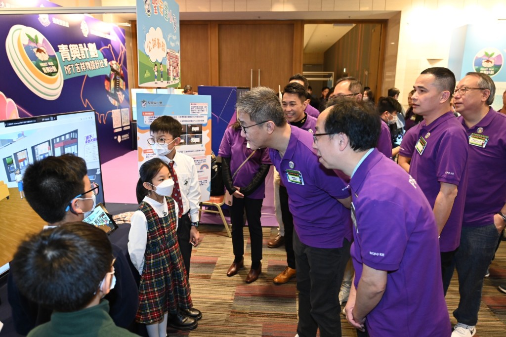 東九龍總區「青興計劃」於3月4日在香港科學園展覧廳舉辦KE STEM FUN DAY。