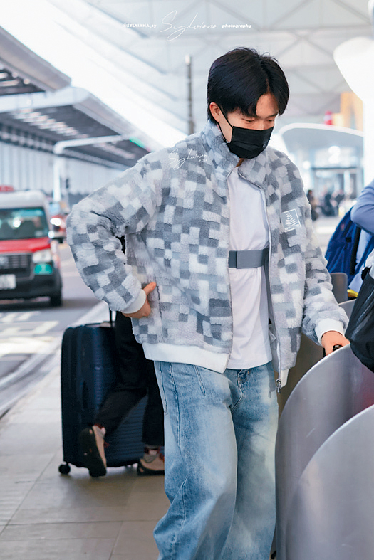 王楚欽昨早隨國乒大軍離開香港。