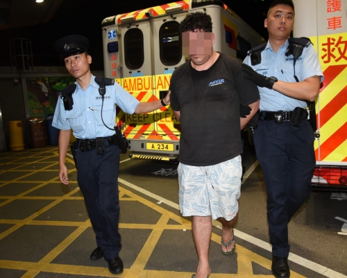 外籍男手腳受傷送院。