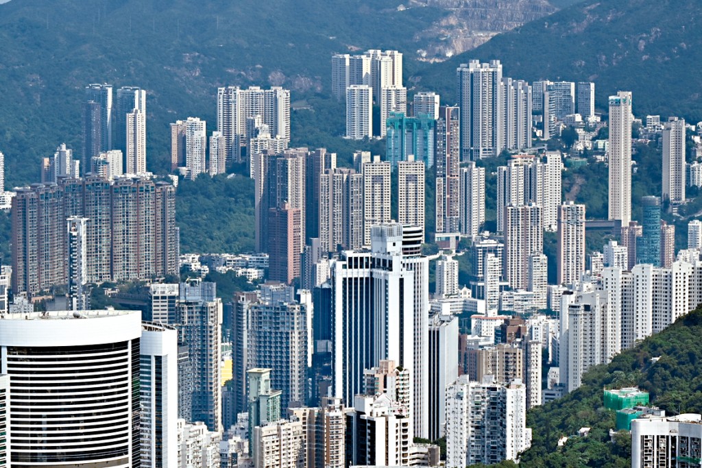 瑞銀預期港府將進一步放寬新資本投資者入境計劃的住宅投資限制。