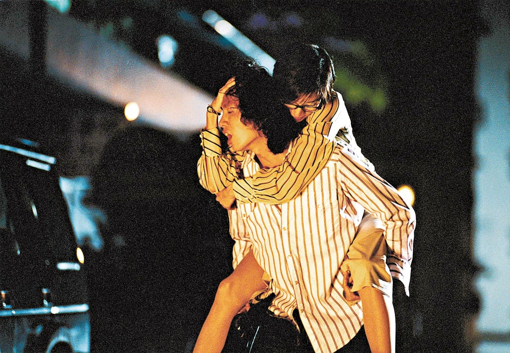 黃子華2001年與梅艷芳拍《男歌女唱》。
