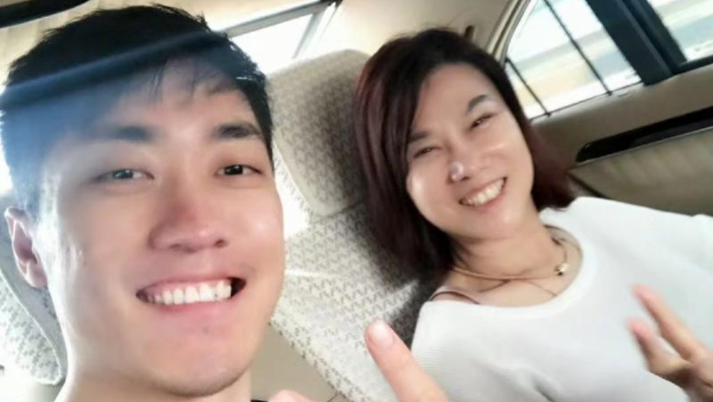 董明珠與王自如合照。王自如微博