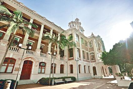 香港的大學將來只須中國教育部來評分，與暨南、中山、深圳大學等一齊競爭。