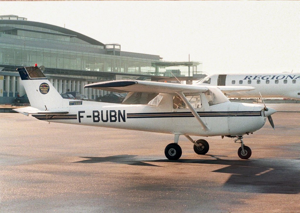 与涉事同款的塞斯纳150(Cessna 150)小型飞机。法新社 与涉事同款的塞斯纳150(Cessna 150)小型飞机。法新社