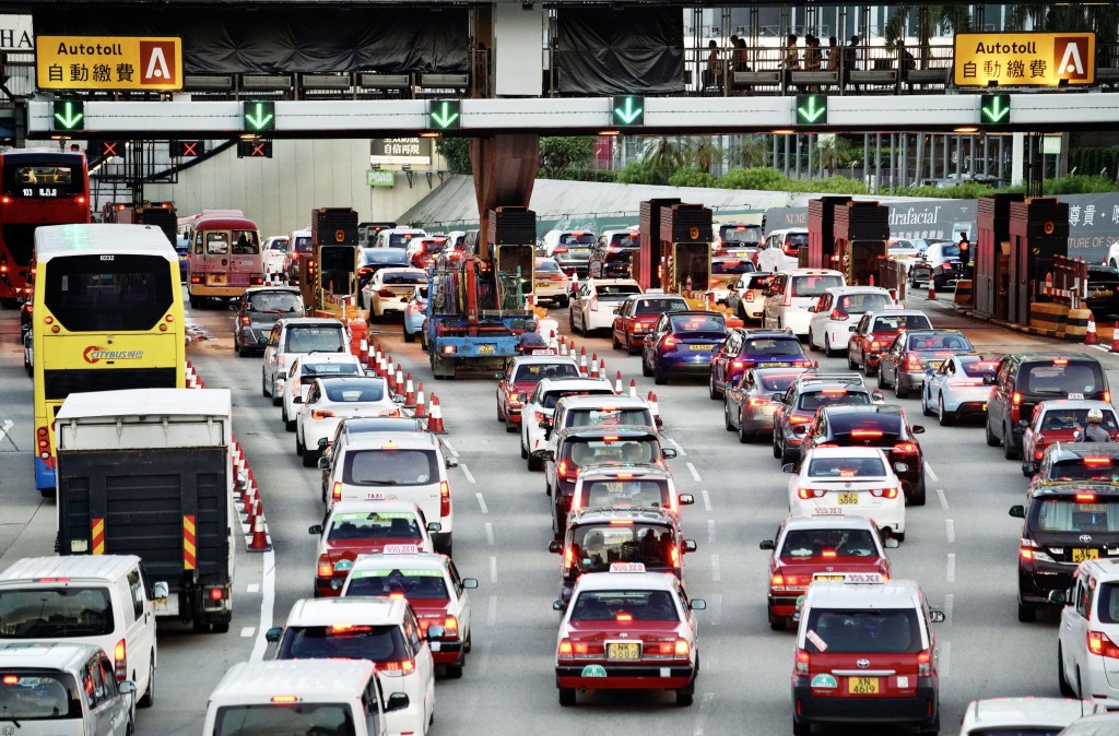 原先建議申請牌照的車輛,車齡不可超過7年,但最新草案將營運車齡上限放寬至12年。資料圖片 原先建議申請牌照的車輛,車齡不可超過7年,但最新草案將營運車齡上限放寬至12年。資料圖片