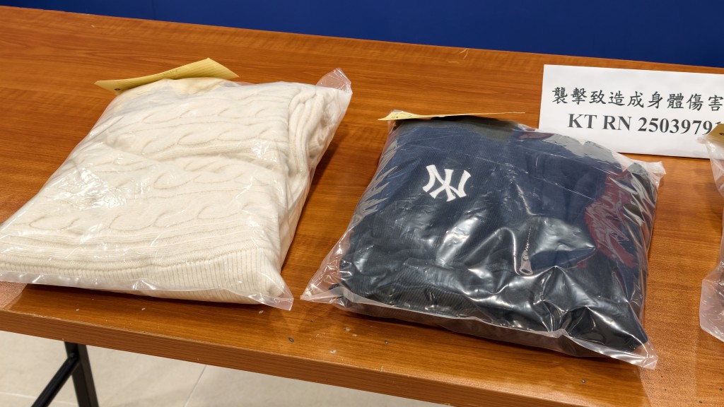 警方檢走涉案女童犯案時衣著。黃文威攝
