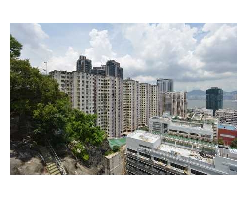 百福花園高層改兩房戶約880萬成交