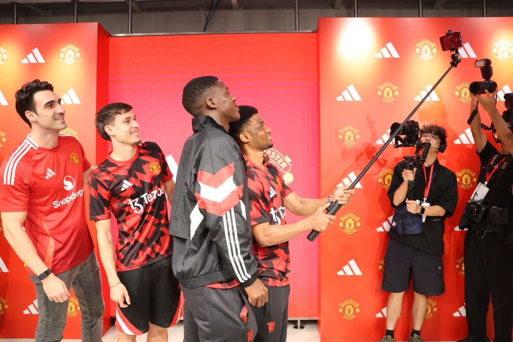 曼聯球員阿密特迪亞路、明奴、烏加迪訪港出席活動。徐嘉華攝