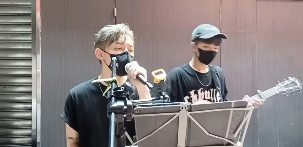 MC至今依然喜歡busking，不久前才在旺角街頭獻唱。