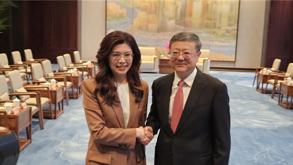 睽违20年重返上海，国民党主席郑丽文会见上海市委书记陈吉宁。 中时