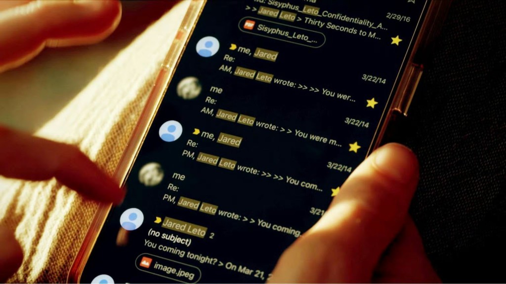 Etta當年被謝勒力圖頻發「鹹濕訊息」，她更懷疑對方變換身份，實行「多角度」騷擾她。（BBC）