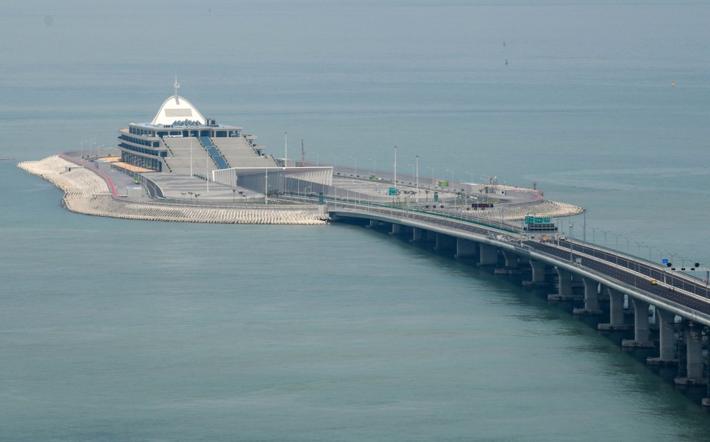 运输署表示，该次经港珠澳大桥往来港澳的香港跨境非商用私家车常规配额的申请资格维持不变。运输及物流局图片
